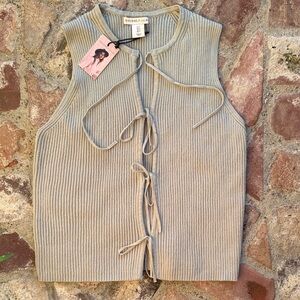 Sincerely Jules Sleeveless Knit sage green Top S